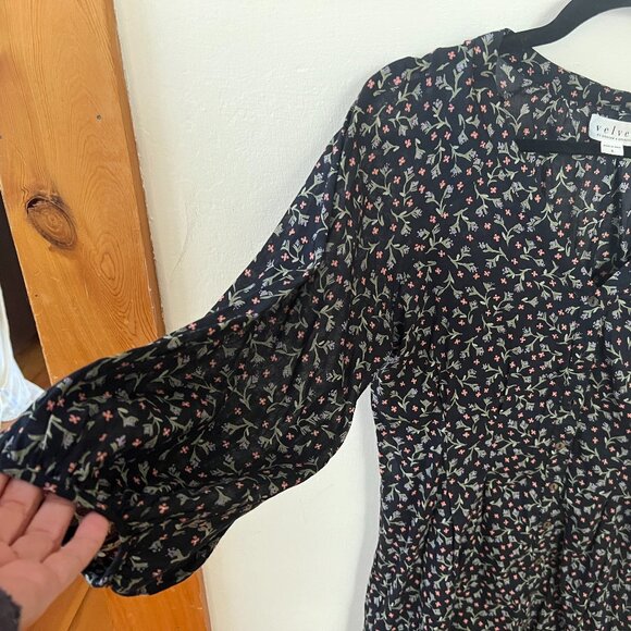 CLOSE OUT SALE Velvet by Graham & Spencer 100% Cotton Floral Dress - Size Small - Picture 2 of 6